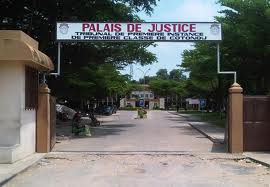 La façade principale du palais de justice de cotonou