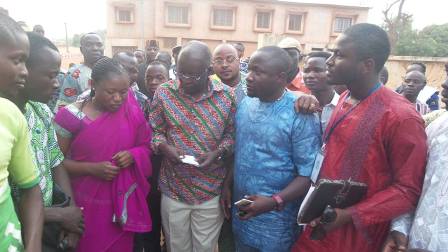 Abdoulaye Bio Tchané aux côtés des jeunes de Parakou